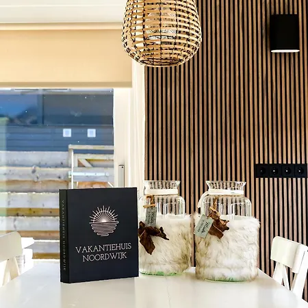 -duna Lago- Nabij Het Meer, Restaurants En Keukenhof