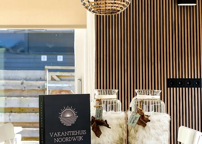 -duna Lago- Nabij Het Meer, Restaurants En Keukenhof